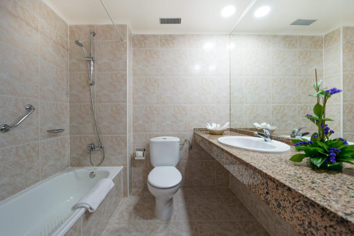 Un baño de Relaxia Beverly Park