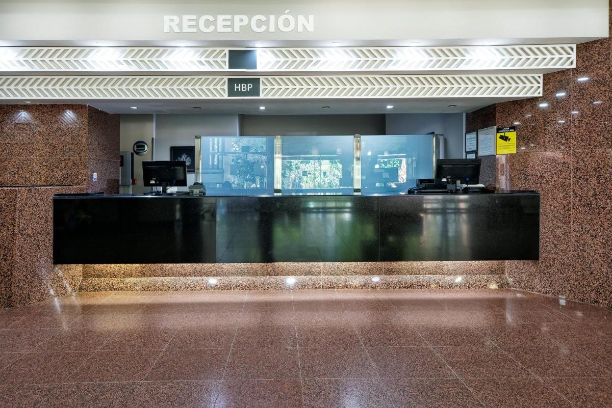 El vestíbulo o zona de recepción de Relaxia Beverly Park