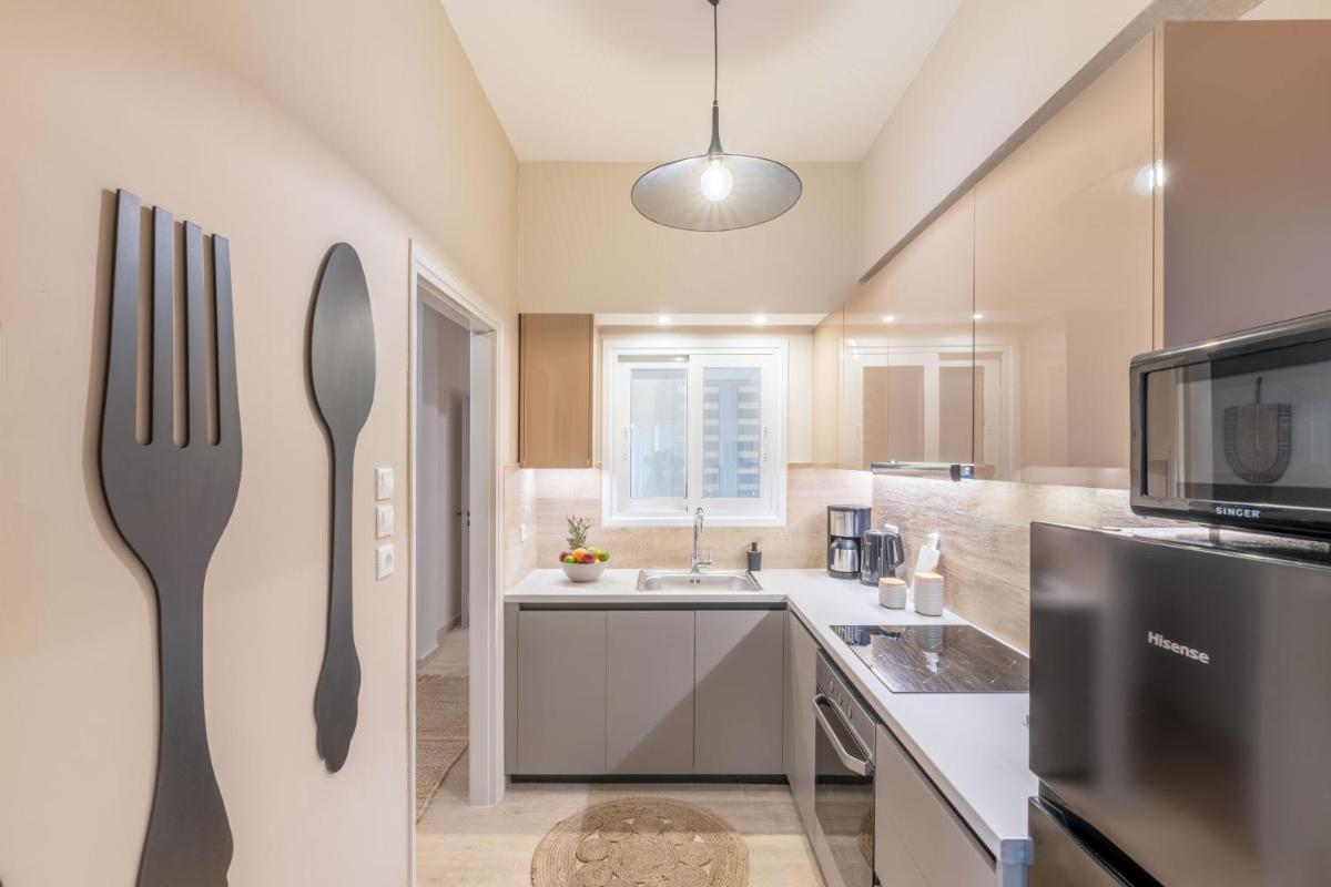 Minimal Retreat w/ Watercoloured Sunset View - Housity