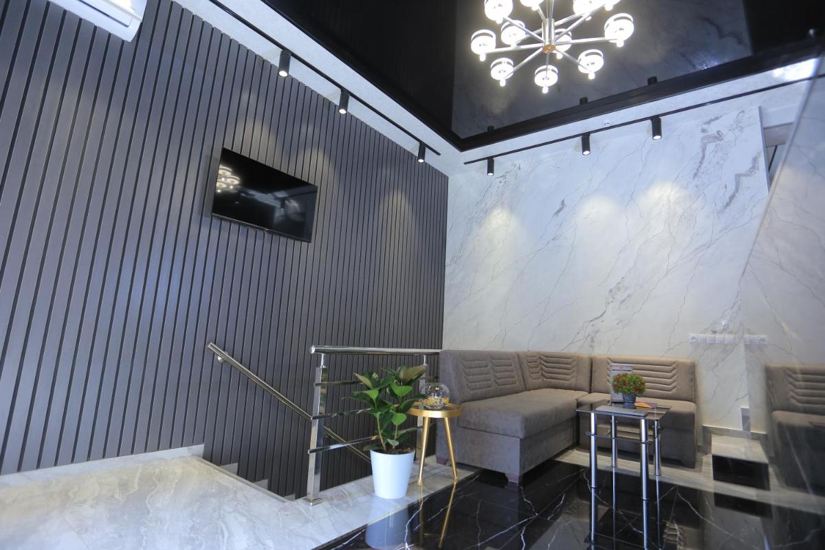 Hayot Plaza Hotel - Housity