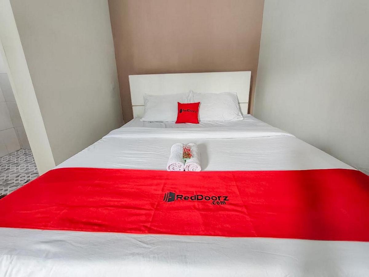 RedDoorz near Alun Alun Batu 2 - Housity