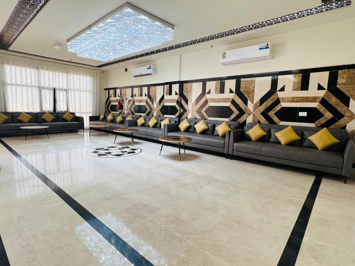 Falcon Grand Hotel - Housity