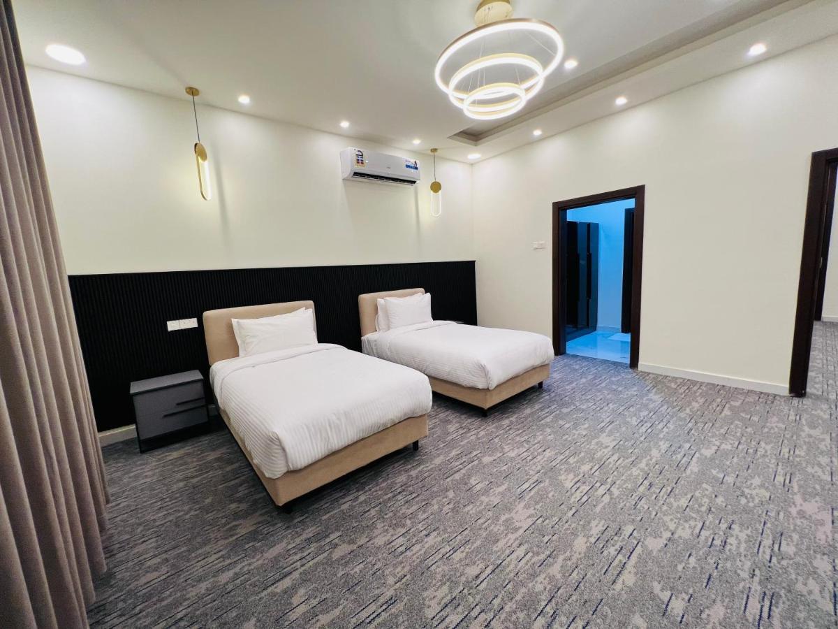 Falcon Grand Hotel - Housity