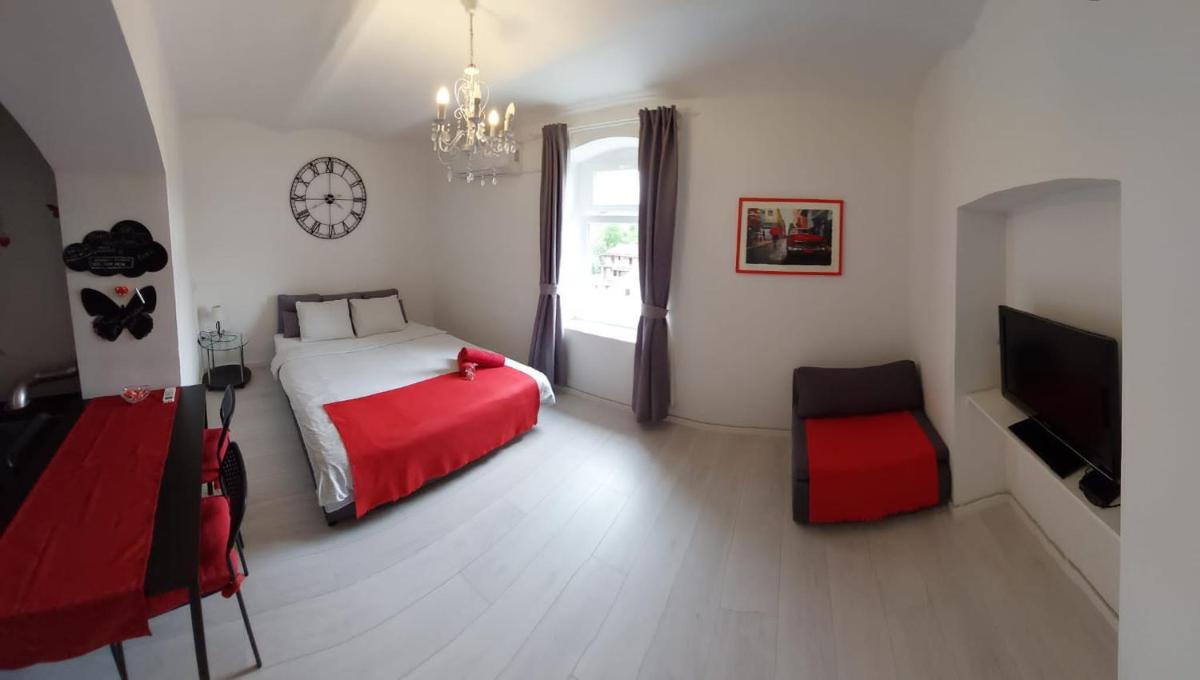Charming Apartment Beautiful View - Housity