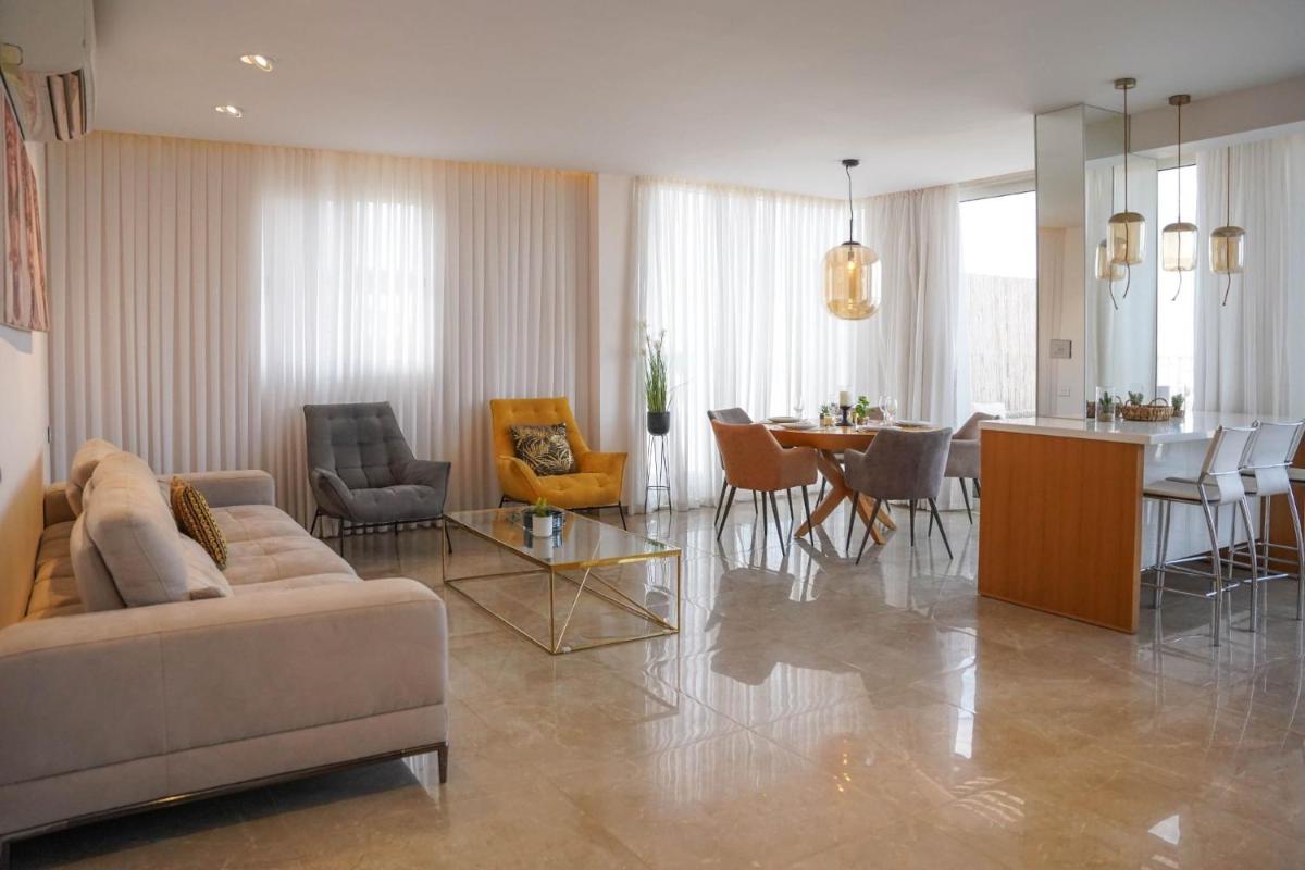 High-Sky Penthouse - Housity