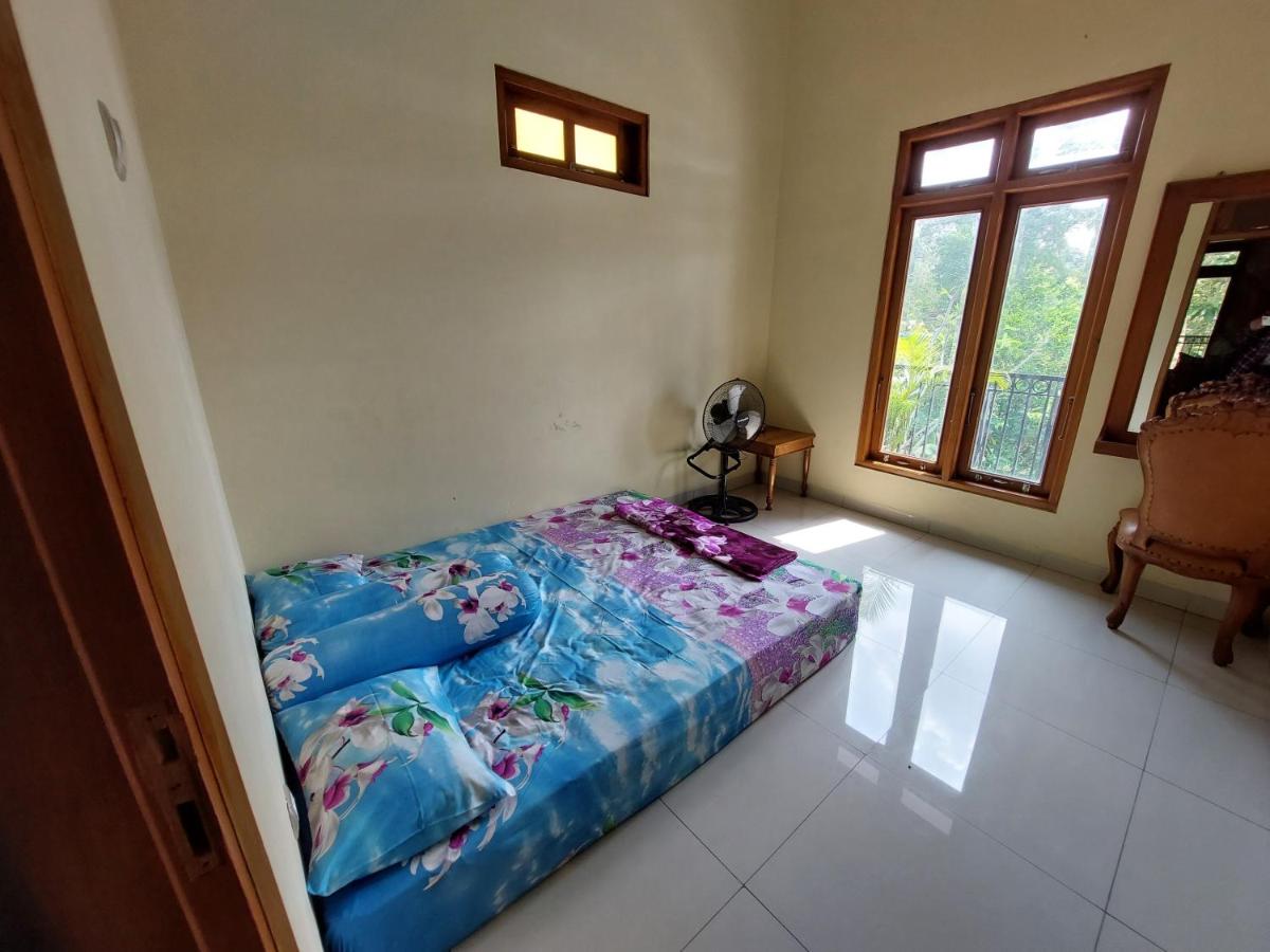 DS Homestay Krebet - Housity