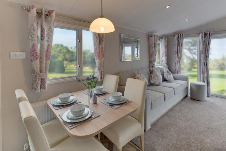 The Lakes Rookley - Housity