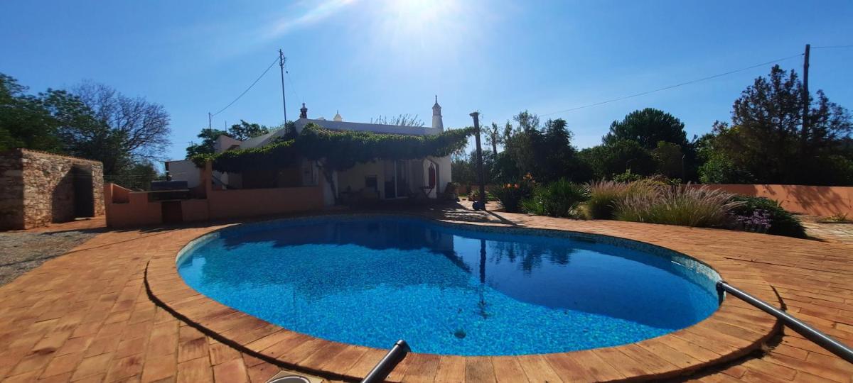 Rural Peace in the Algarve - Private Room with kitchenette and bathroom - Housity