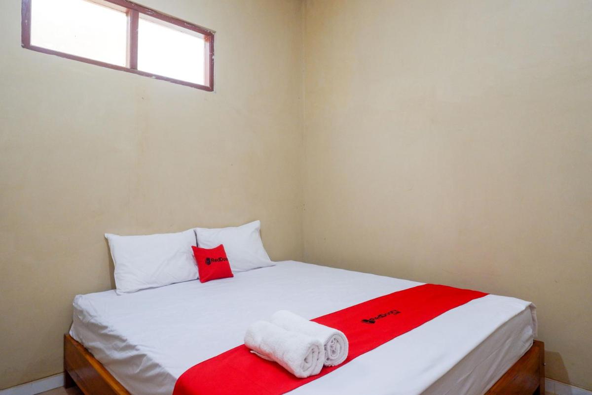 RedDoorz near Yogyakarta International Airport - Housity