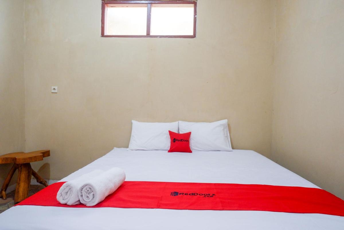 RedDoorz near Yogyakarta International Airport - Housity