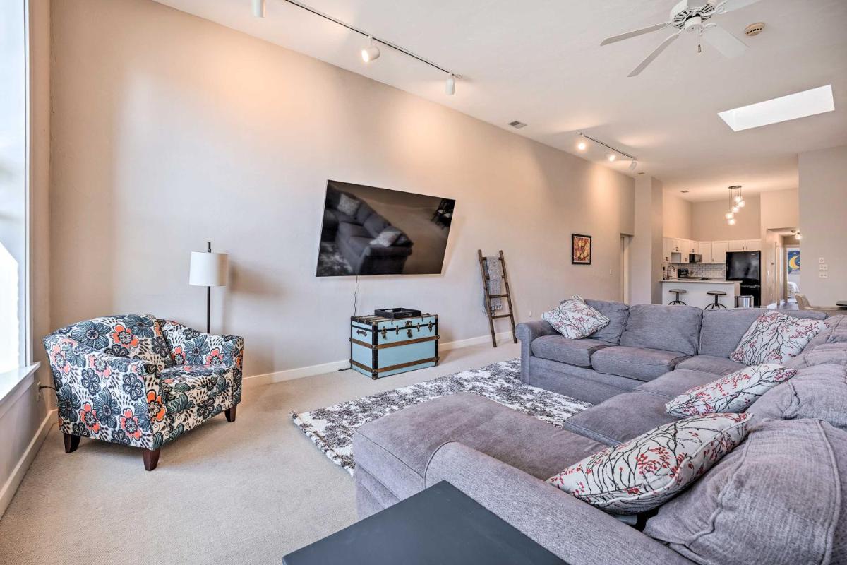 Charming Dtwn Holland Escape Above Crust 54! - Housity