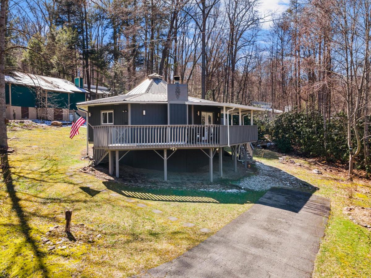Maggie Valley Cottage W/ HotTub and Pet Friendly - Housity