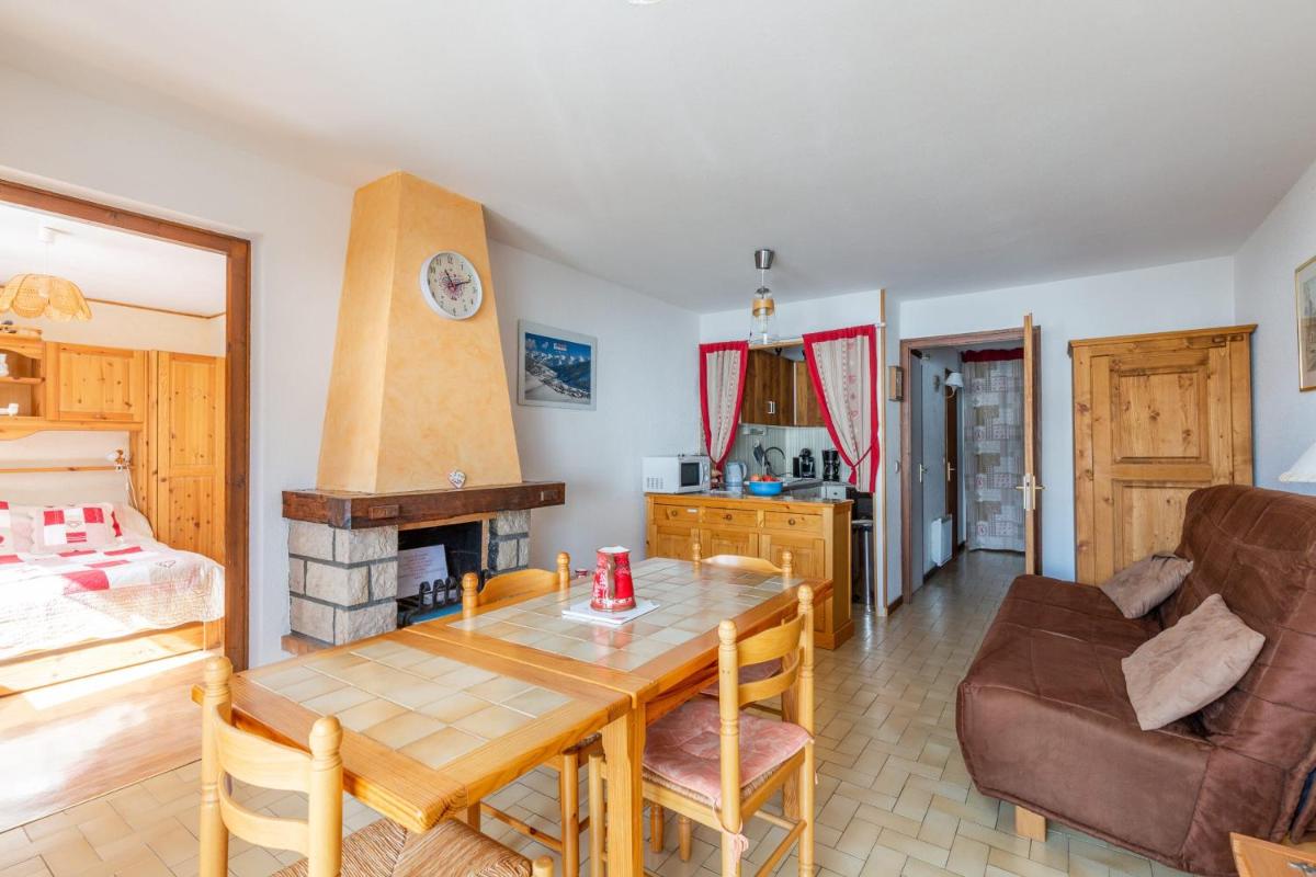 Apartment with Balcony and View - Housity