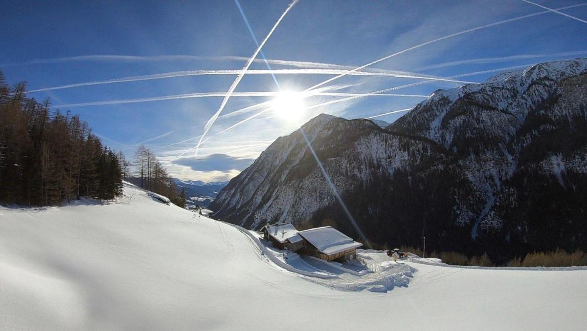 Ferienhof-Oberer-Gollmitzer-2-5-km-oberhalb-von-Heiligenblut-ruhige-sonnige-Lage-Glocknerblick - Housity