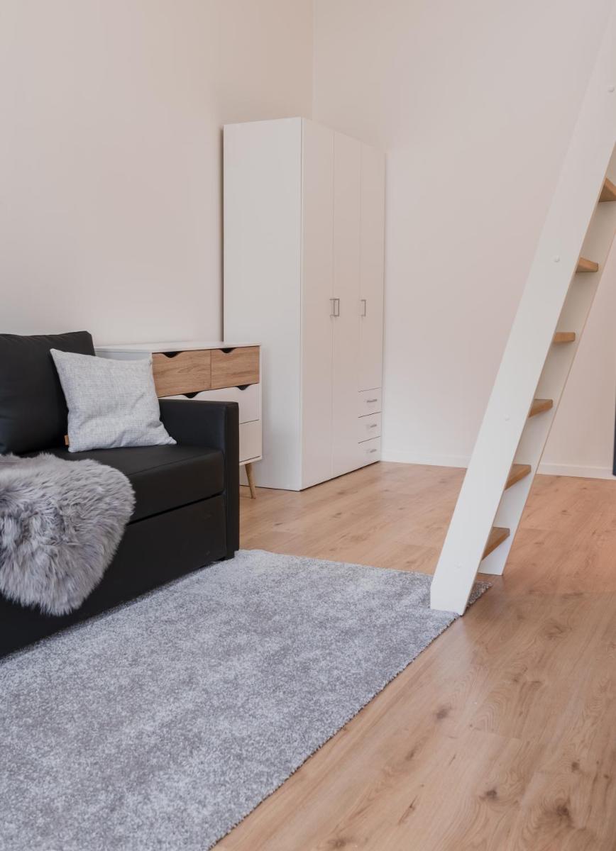 Studio Apartments Close To Airport - Housity