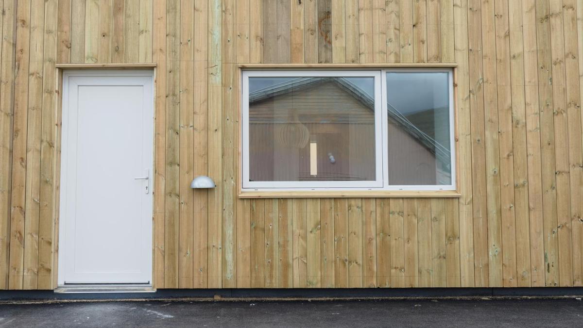 Studio Apartments Close To Airport - Housity