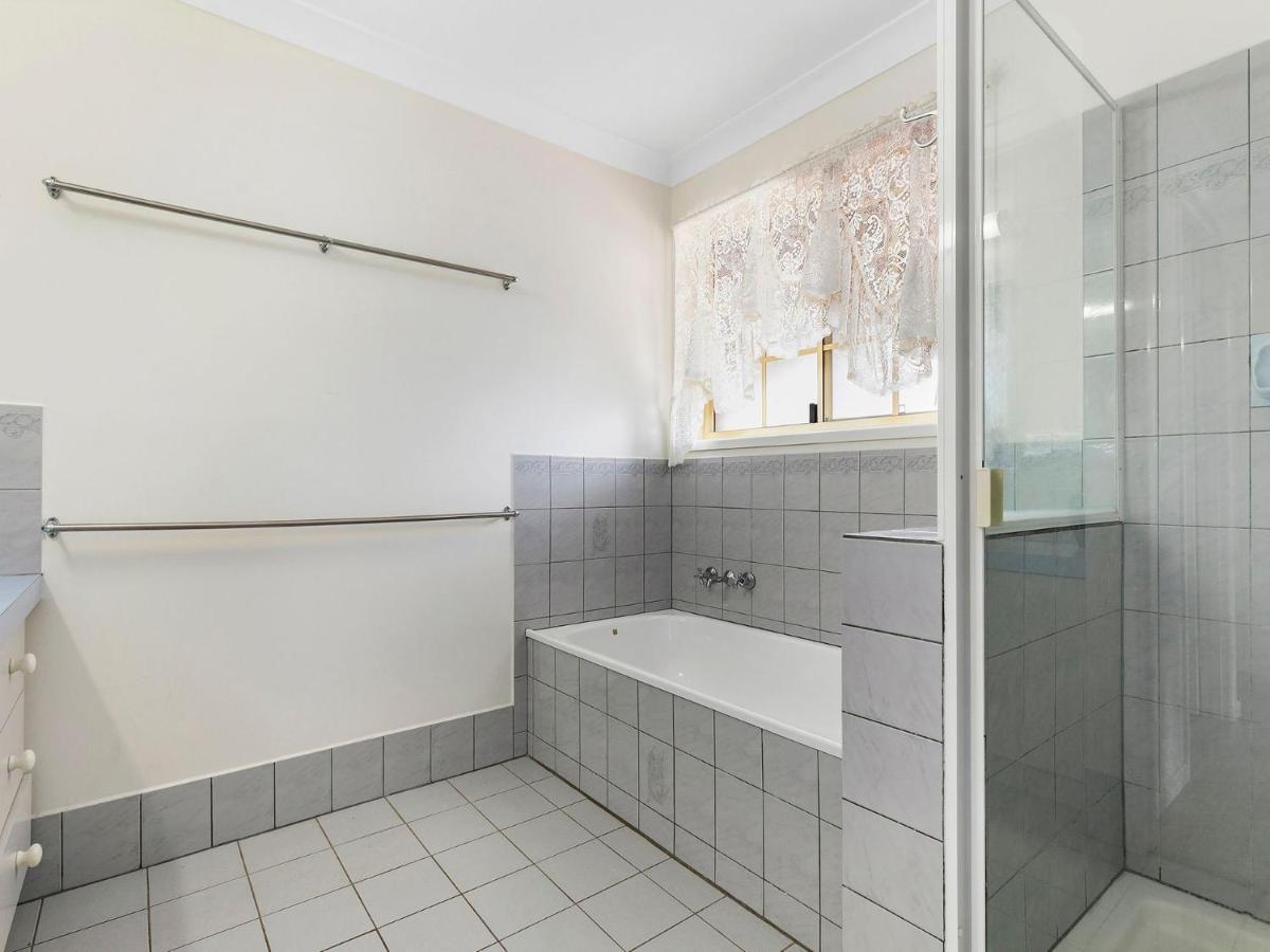 32 Bombala Crescent Rainbow Beach Aircon Pool Pets welcome - Housity