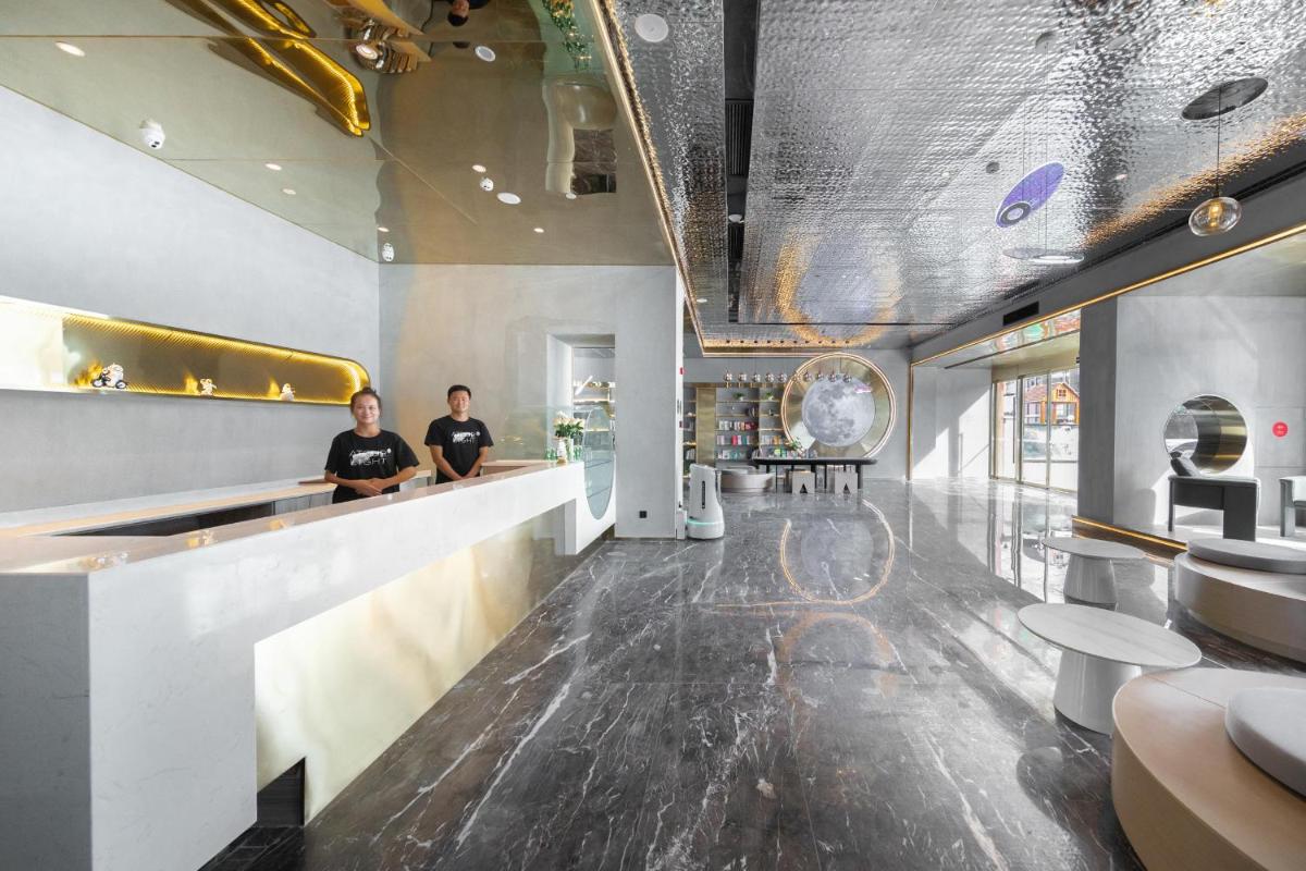 Atour Light Hotel Chengdu Wenjiang - Housity