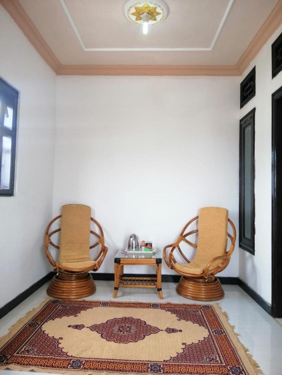FaizahChoirul Homestay - Housity