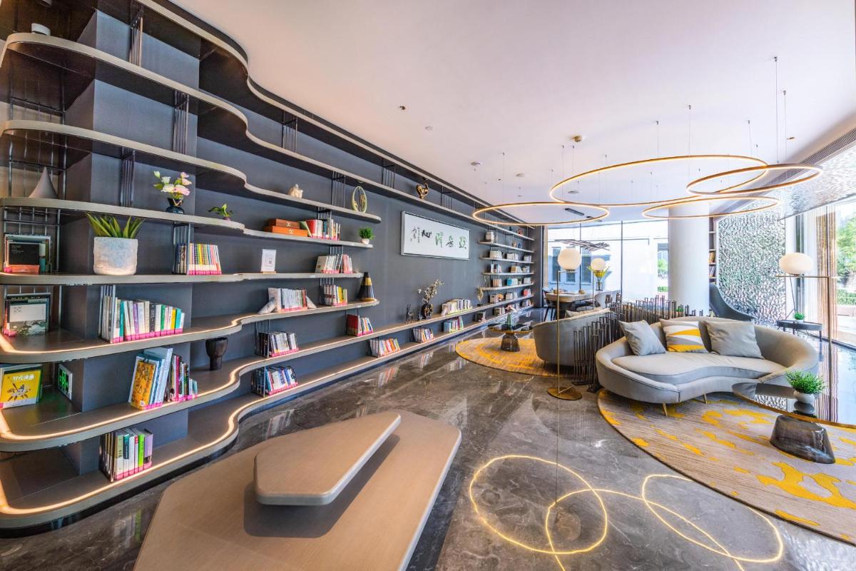Atour Light Hotel Jinan International Covention Centre - Hizvo