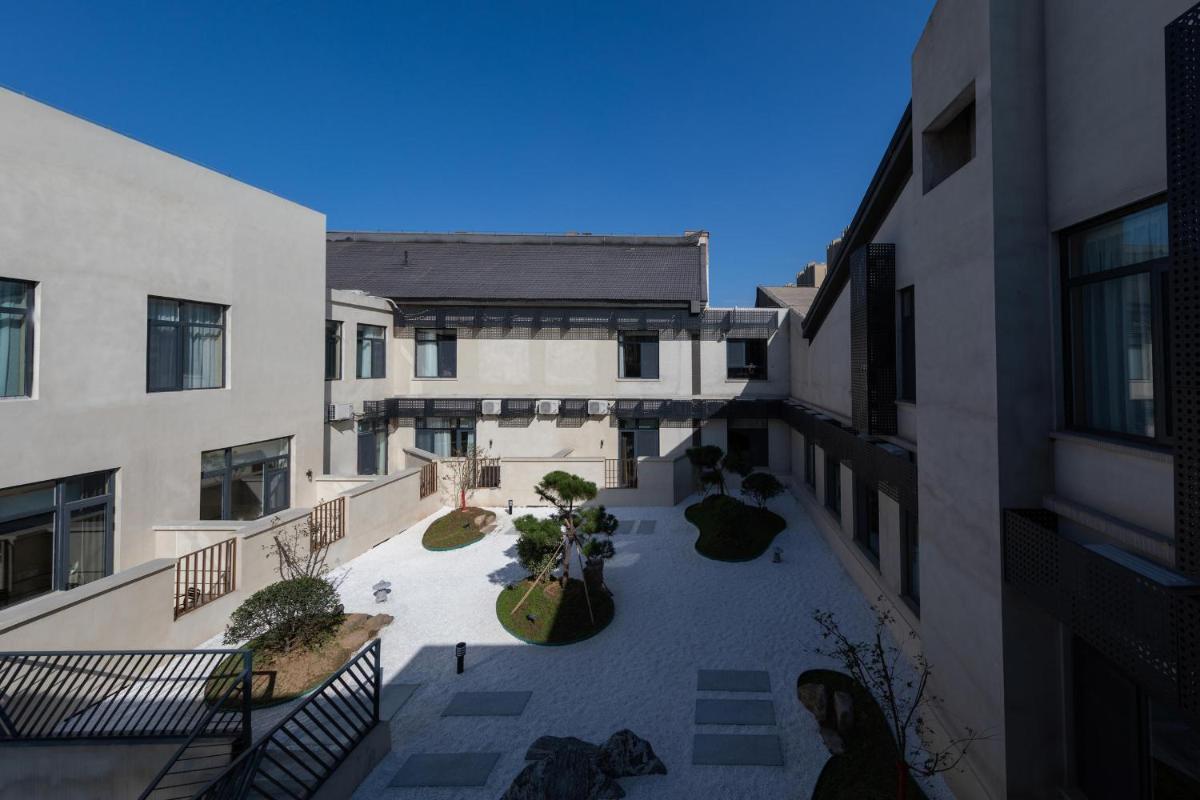 Atour Light Hotel Jinan International Covention Centre - Hizvo