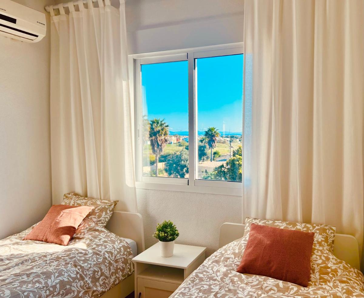 Casa Flania, Seaview, 2-bedroom, 2-bathroom - Housity