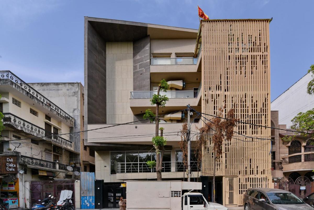 Hotel Leo Saffron - Corporate Stay Pitampura - Housity