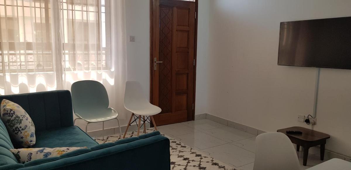 Cosy 2br Apartment 5minutes drive to beach,malls and conference facilities - Housity