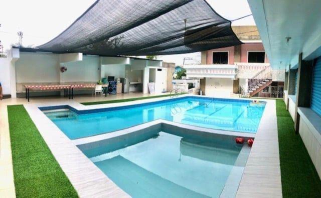 Deluxe Villa Leah Natural Hotspring Resort - Housity
