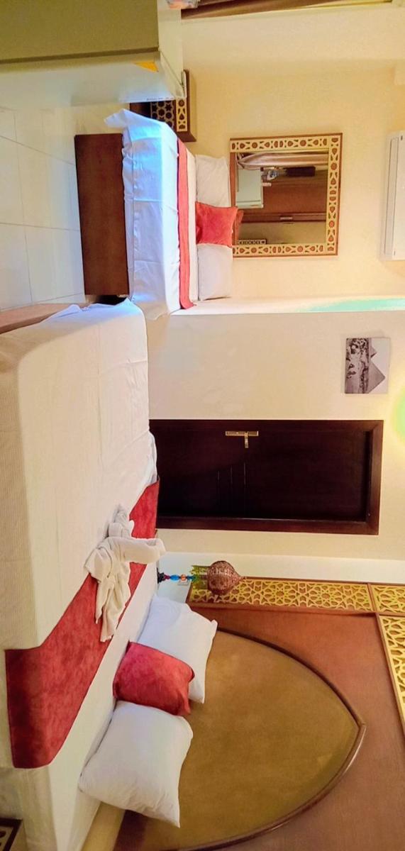 Apartment No. 9 near Sphinx - Housity