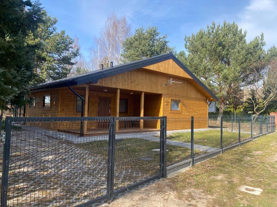 Domek letniskowy w malowniczej okolicy. - Housity