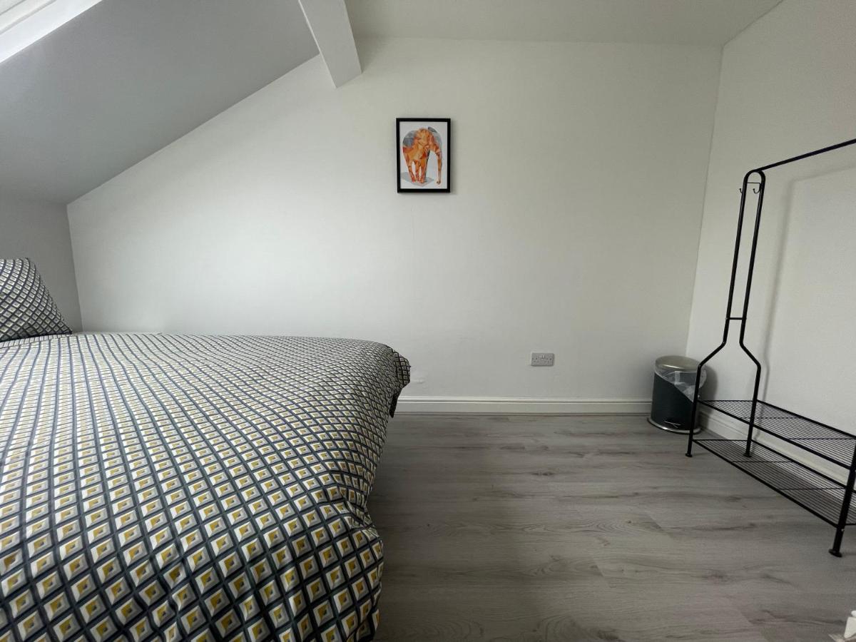 RYAN AIR I BNB - LFC Apartments - Housity