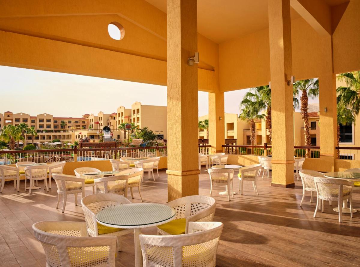 Coral Sea Aqua Club Resort - Housity
