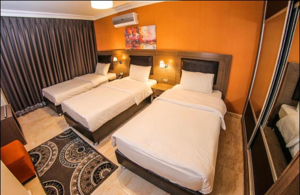 Ibiza Hotel - Housity