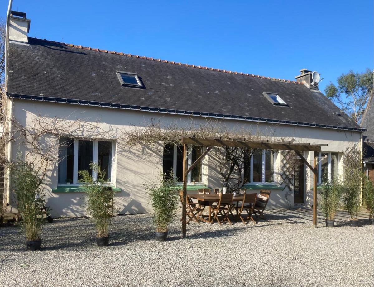 Stunning 3-Bed cottage in the heart of Brittany - Housity