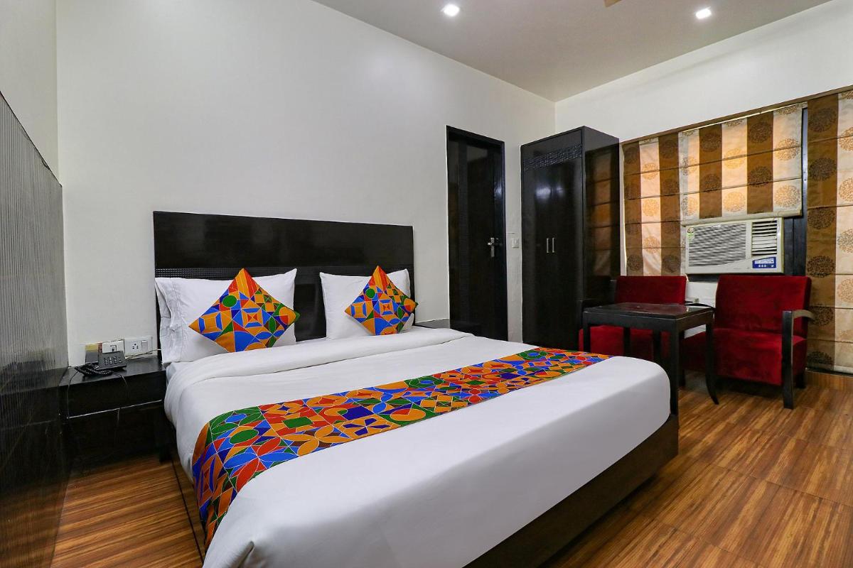 Suitetrails - FabHotel La Ola