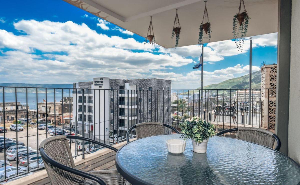 Suitetrails - YalaRent Migdalor Hotel Apartments with Sea Views Tiberias