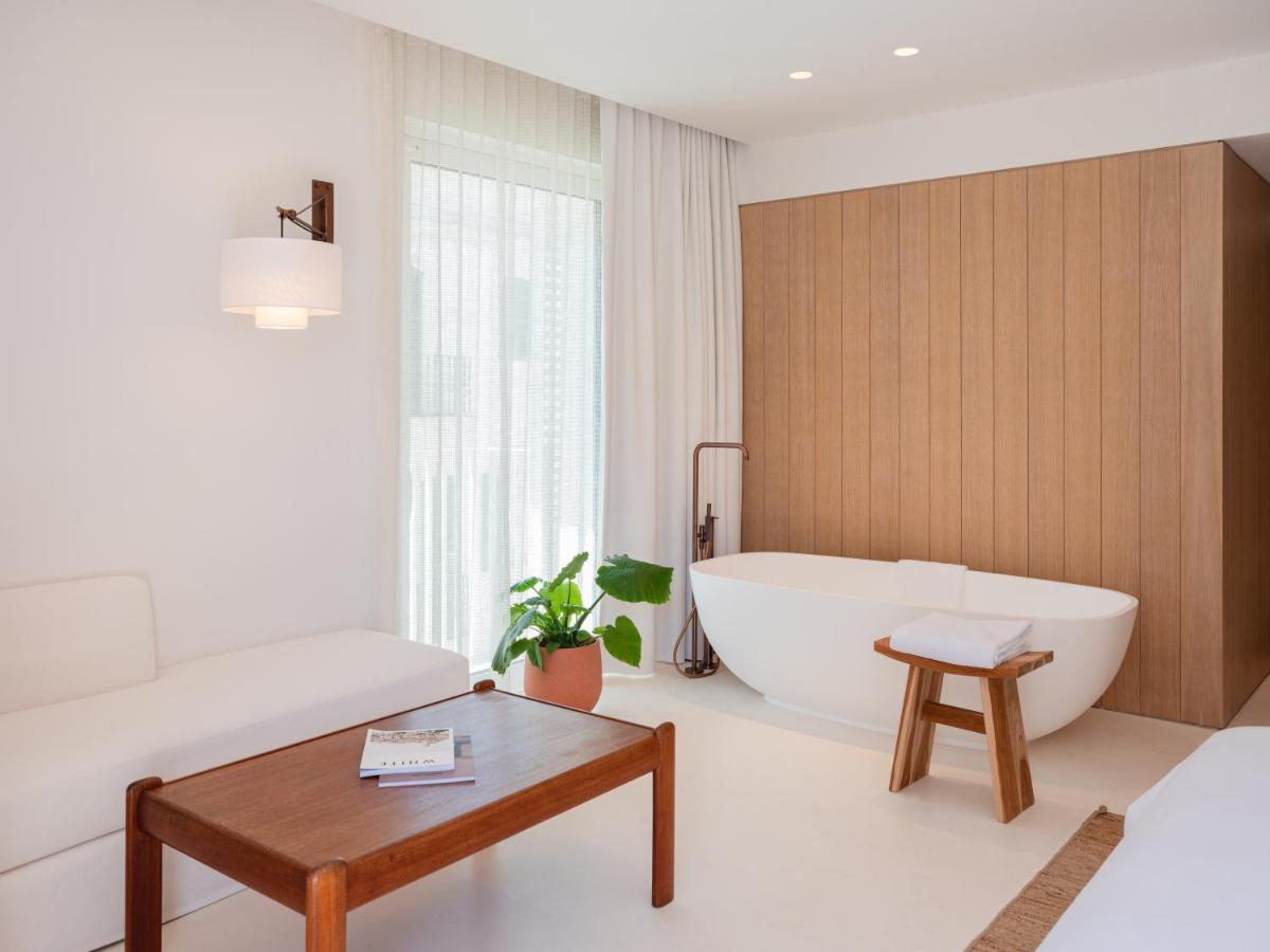Cama o camas de una habitación en The Standard, Ibiza