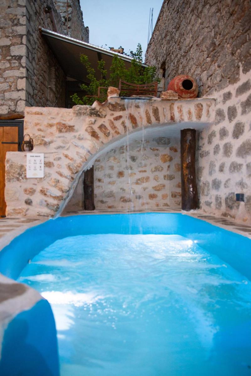 Dandy Villas Mani - Old Tower House - Fireplace - Pool - Housity