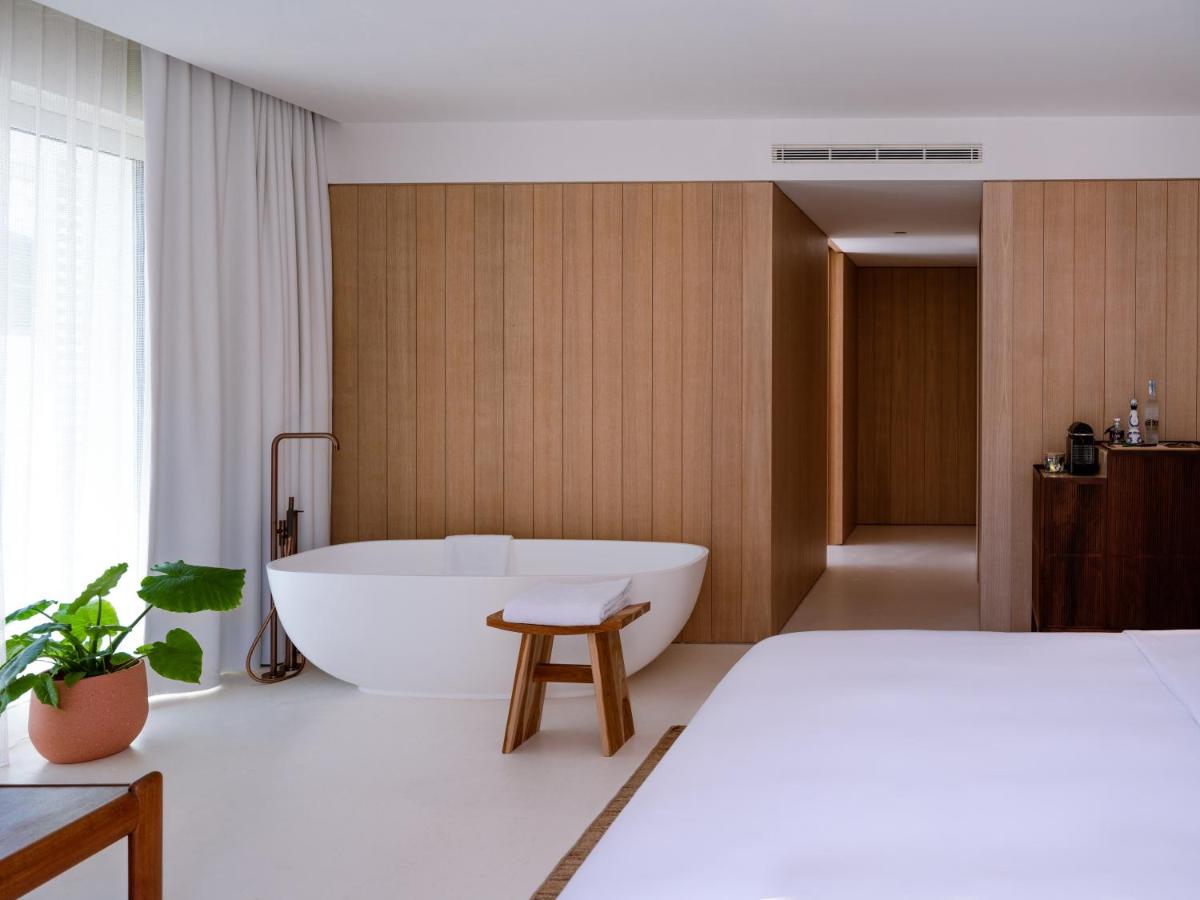Cama o camas de una habitación en The Standard, Ibiza