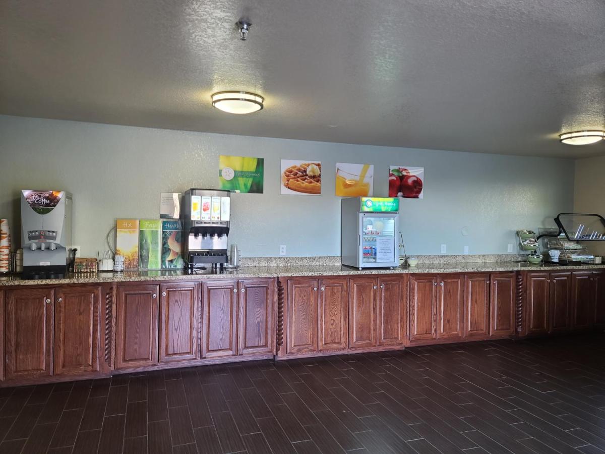 Quality Inn Alpine - Housity