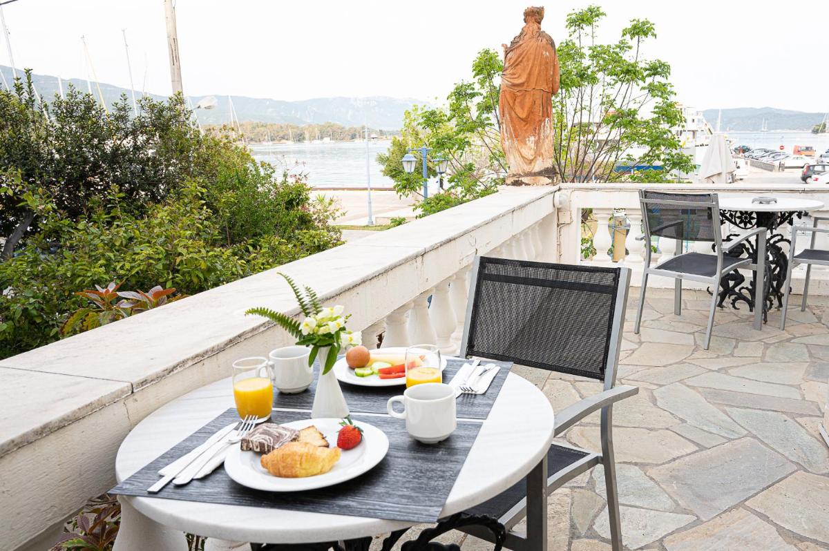 Dionysos Hotel - Housity