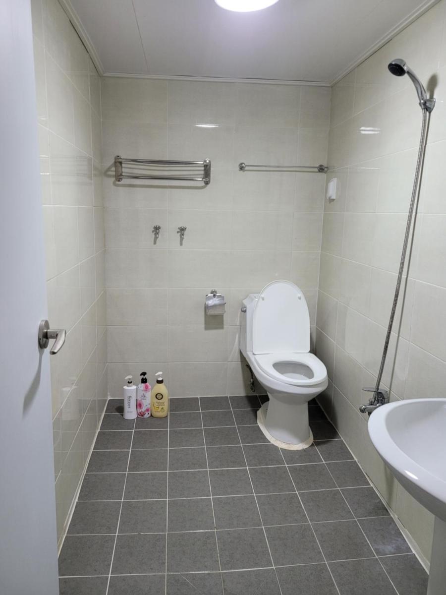 Able Guesthouse Hongdae - Housity