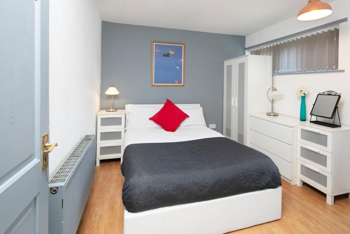 B16 Arena Central - 3 Bedrooms, 2 Bathrooms, Parking Space - Private Apartment - 欢迎 - Housity