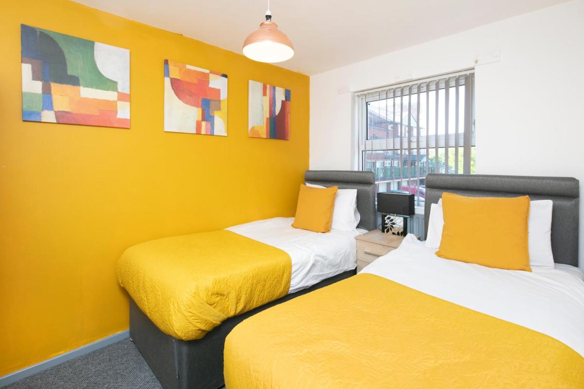 B16 Arena Central - 3 Bedrooms, 2 Bathrooms, Parking Space - Private Apartment - 欢迎 - Housity