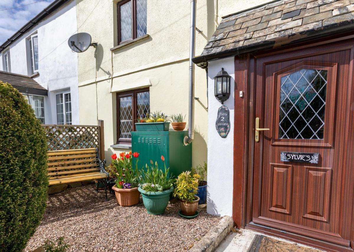 Sylvie's Country Cottage North Devon - Housity