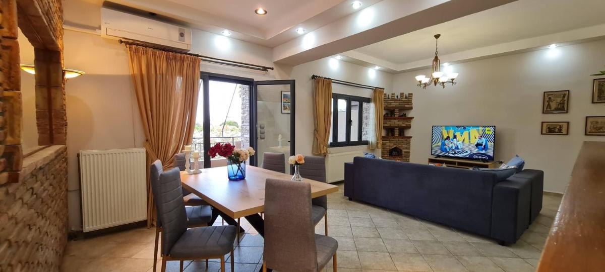 'The Seagull' Traditional Cottage - Housity