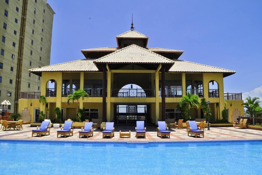 Malecon Center - Housity