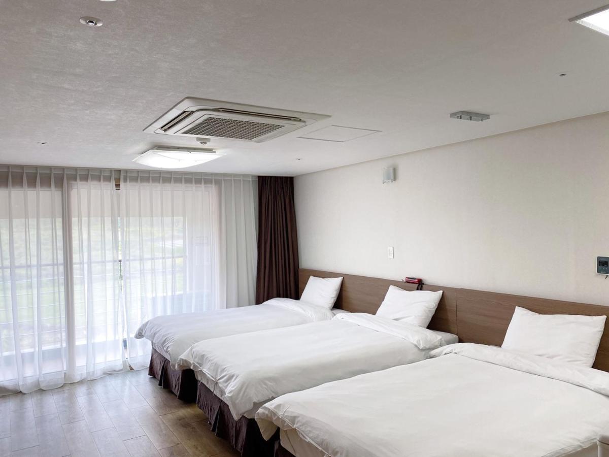 Hi Jeju Hotel - Housity