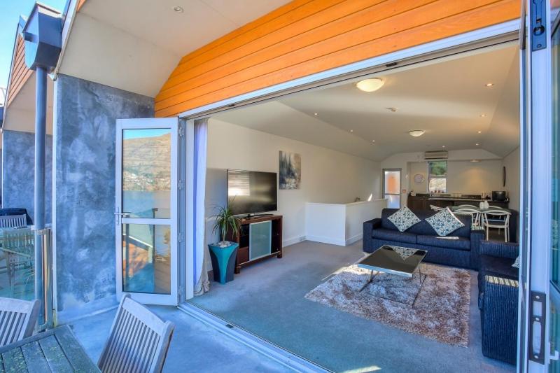Alpine Vista - Queenstown Holiday Home - Housity